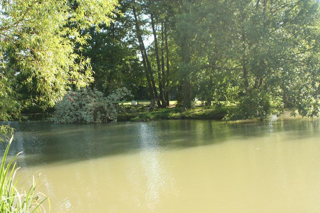 Bed and Breakfast Le Petit Moulin Faverelles Zewnętrze zdjęcie